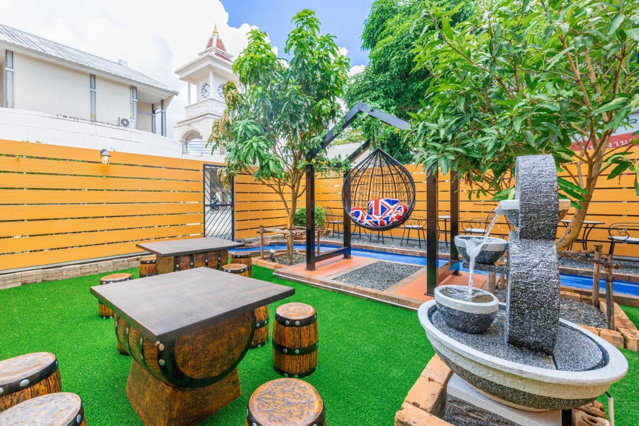 Ostello Marco Polo Phuket Poshtel & Bistro Esterno foto